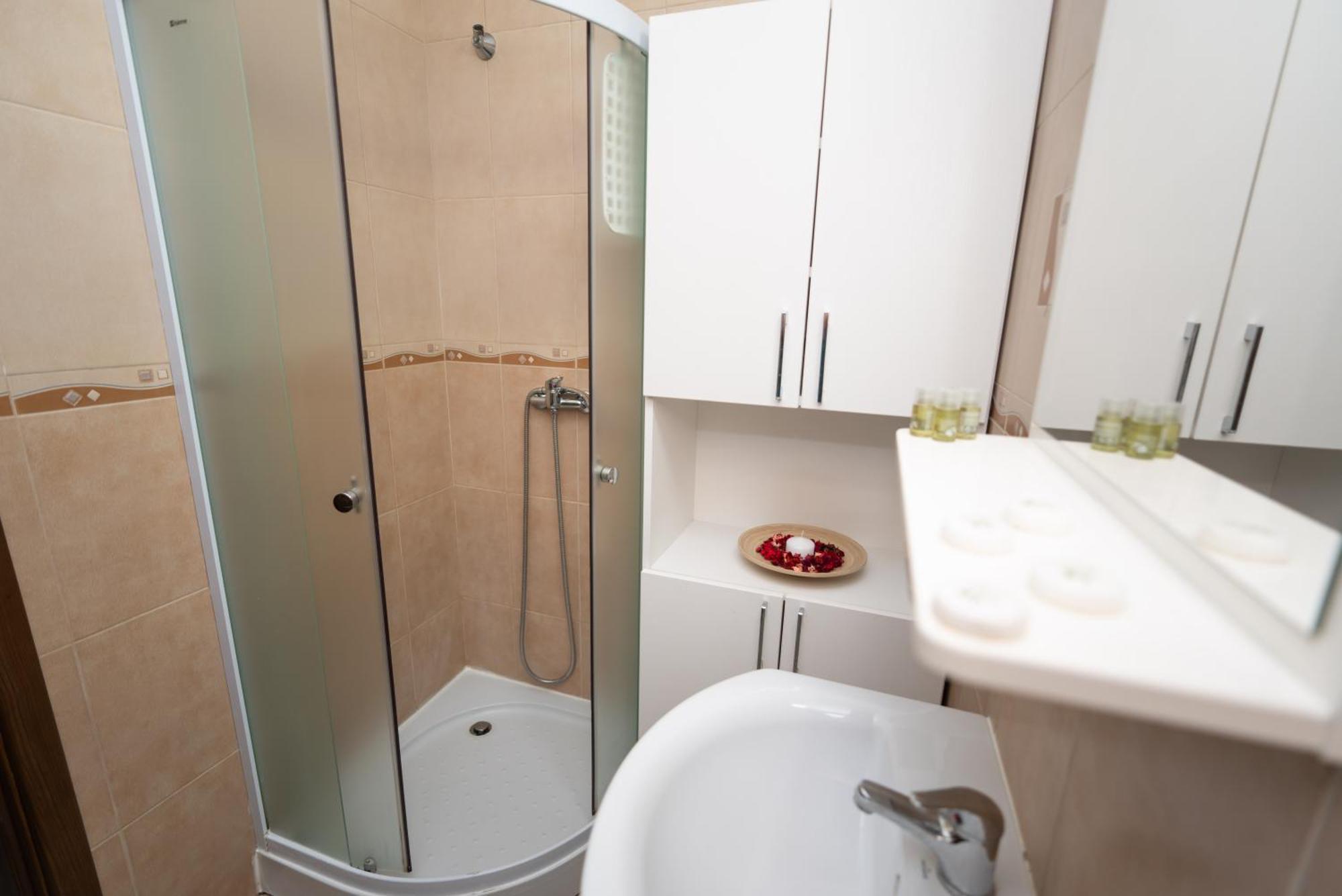 Hotel Studio Titan Bükreş Dış mekan fotoğraf